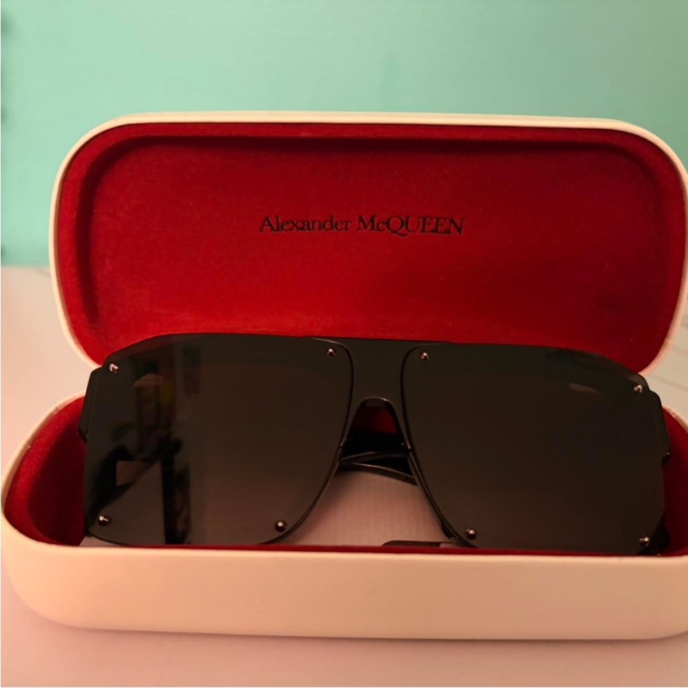Alexander Mcqueen Studs 62mm Rectangular Sunglass… - image 4